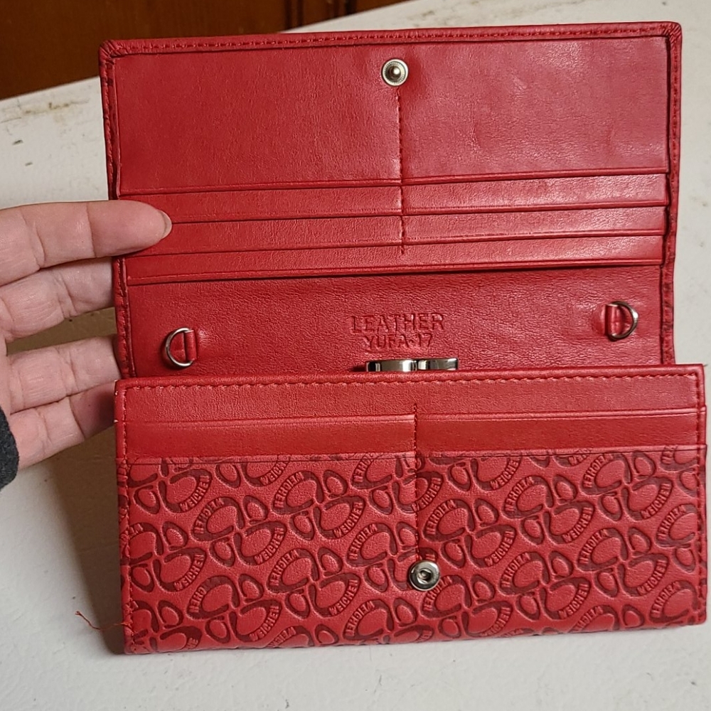 Red wallet - Picture 2 of 4